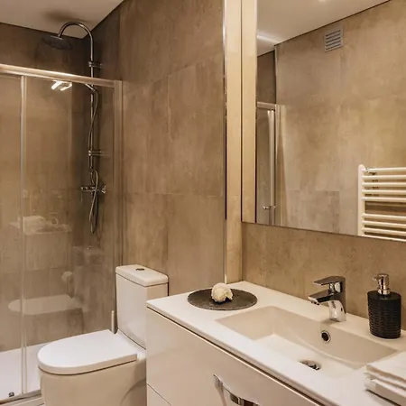 Premium With Private Terrace & Garage شقة بورتو